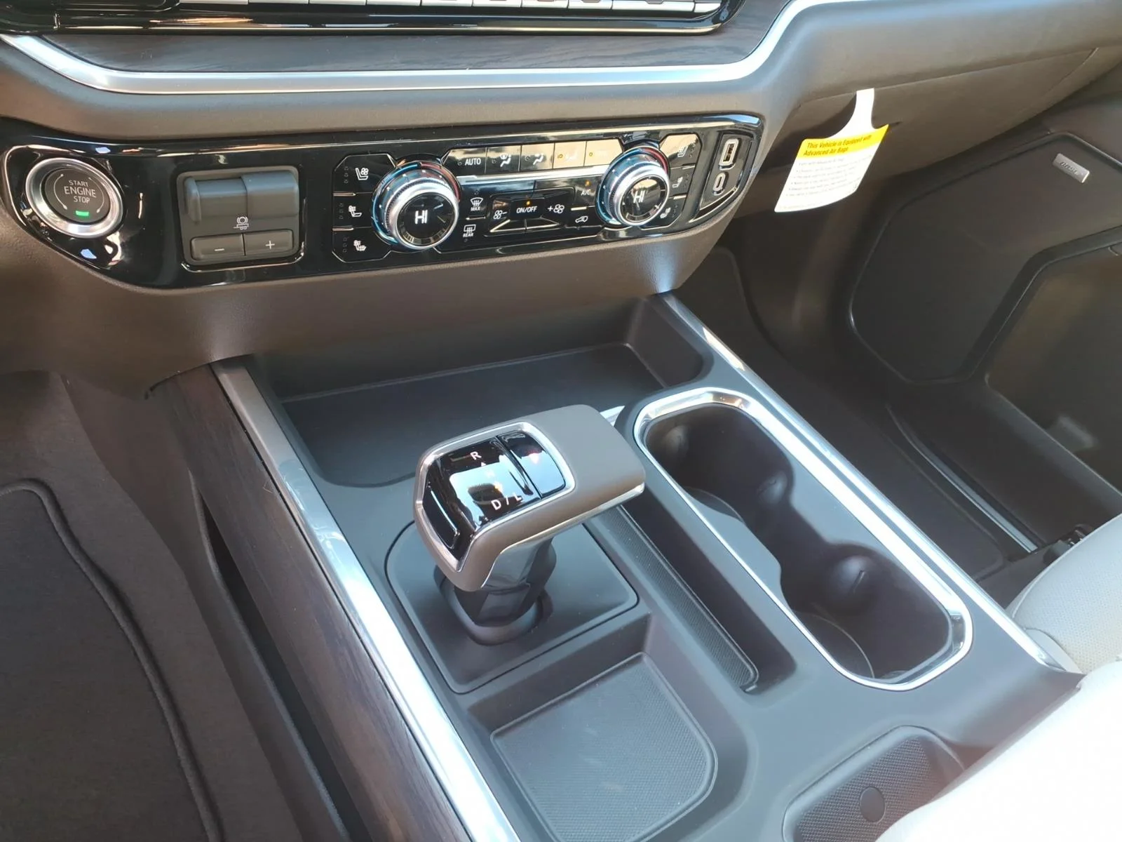 2026 GMC Sierra 1500 SLT - Photo 9