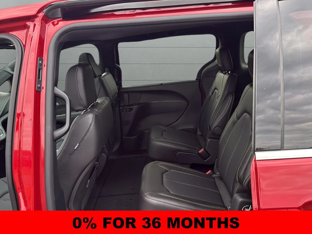 New 2026 Red Hot Pearl-Coat Exterior Paint Chrysler Select image 17