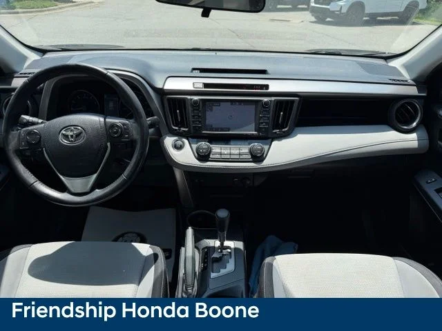 Used 2018 Gray Toyota XLE image 44