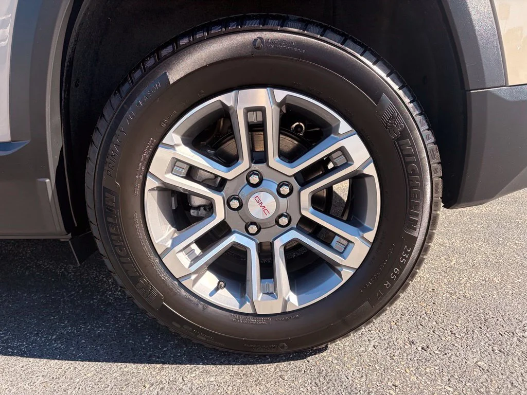 Used 2026 Riverstone Metallic GMC Elevation image 12