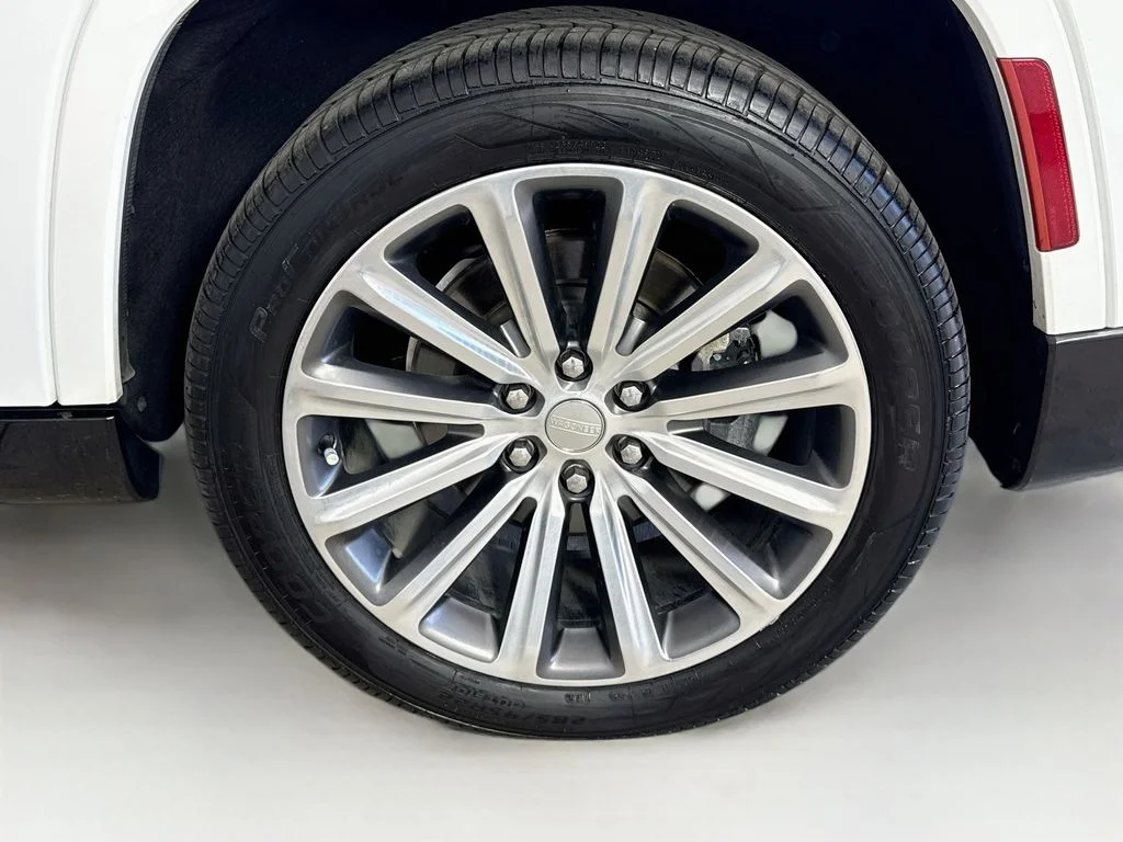 Used 2023 White Jeep Series II image 33