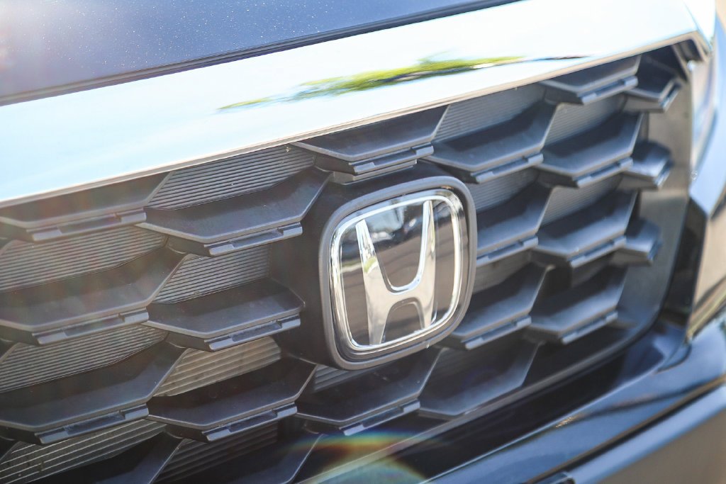 Certified Used 2024 Crystal Black Pearl Honda AWD EX-L image 40