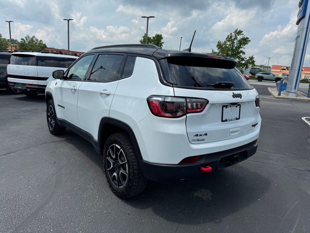 Used 2025 Bright White Clearcoat Jeep Trailhawk image 5