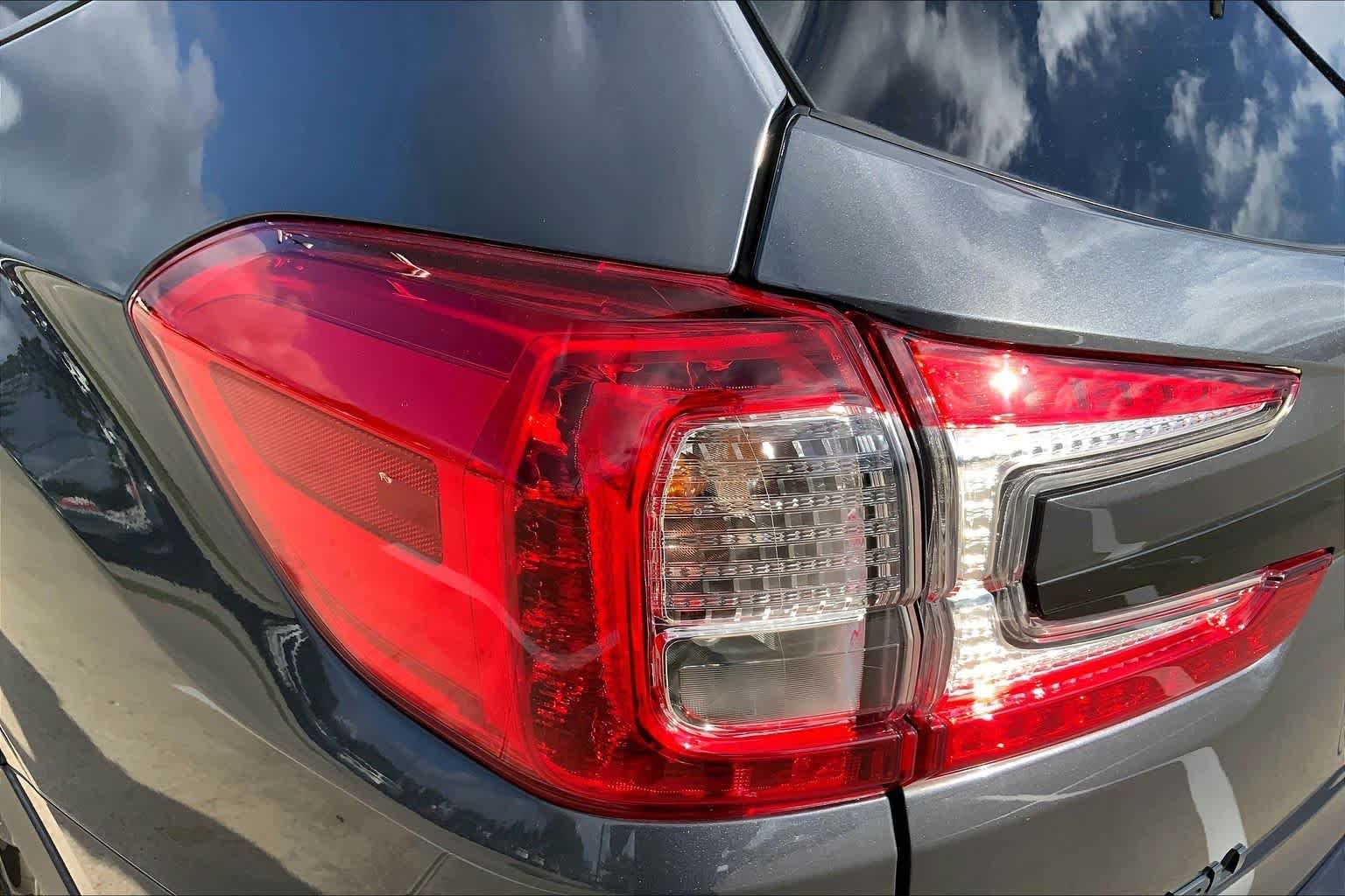 Used 2023 Magnetite Gray Metallic Subaru Onyx Edition image 28