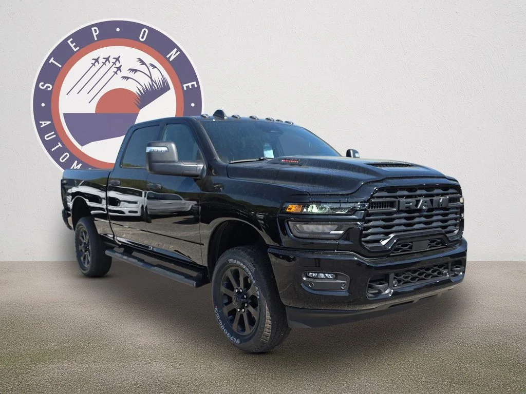 New 2026 Diamond Black Crystal Pearl-Coat Exterior Paint RAM Tradesman image 2