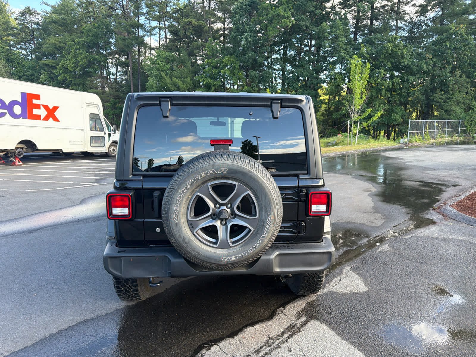 Used 2018 Black Clearcoat Jeep Sport S image 6