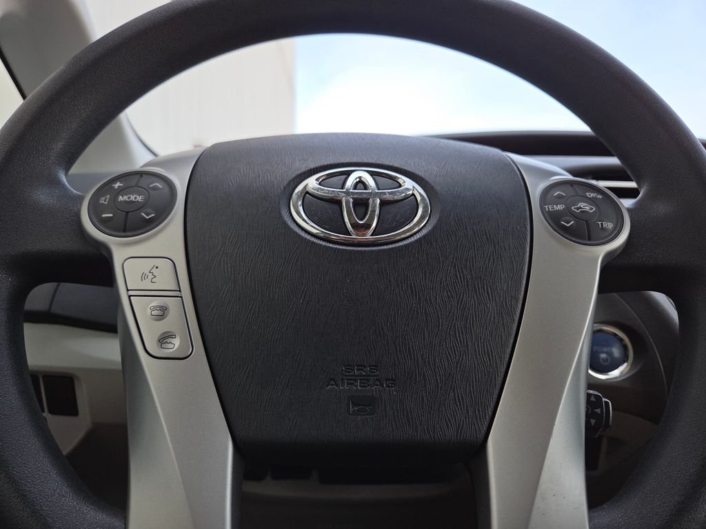 Used 2014 Beige Toyota Three image 23