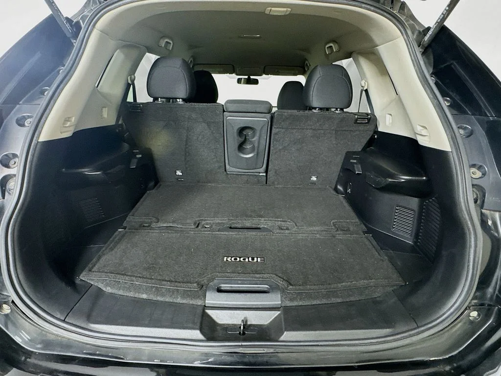 Used 2018 Magnetic Black Nissan S image 31