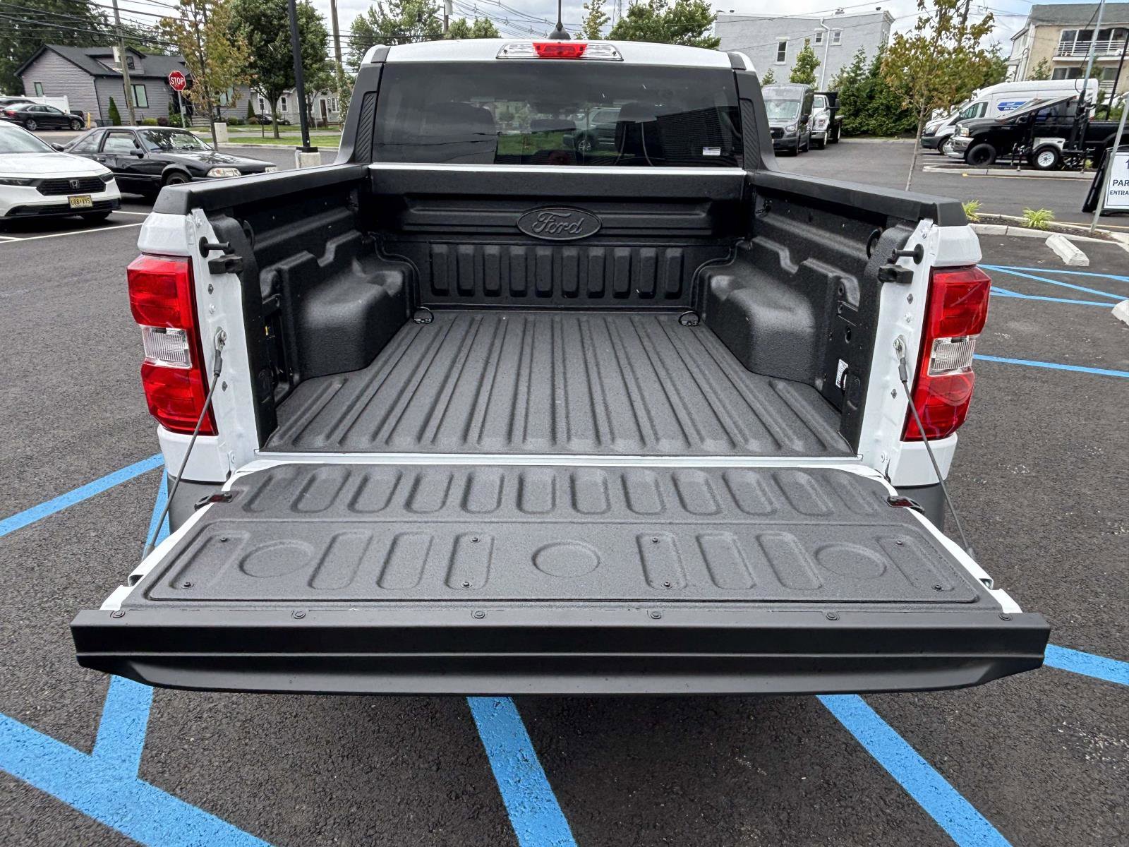 New 2026 Oxford White Ford XLT image 13