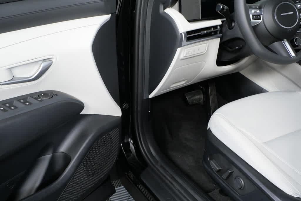 New 2026 Phantom Black Hyundai SEL FWD image 6