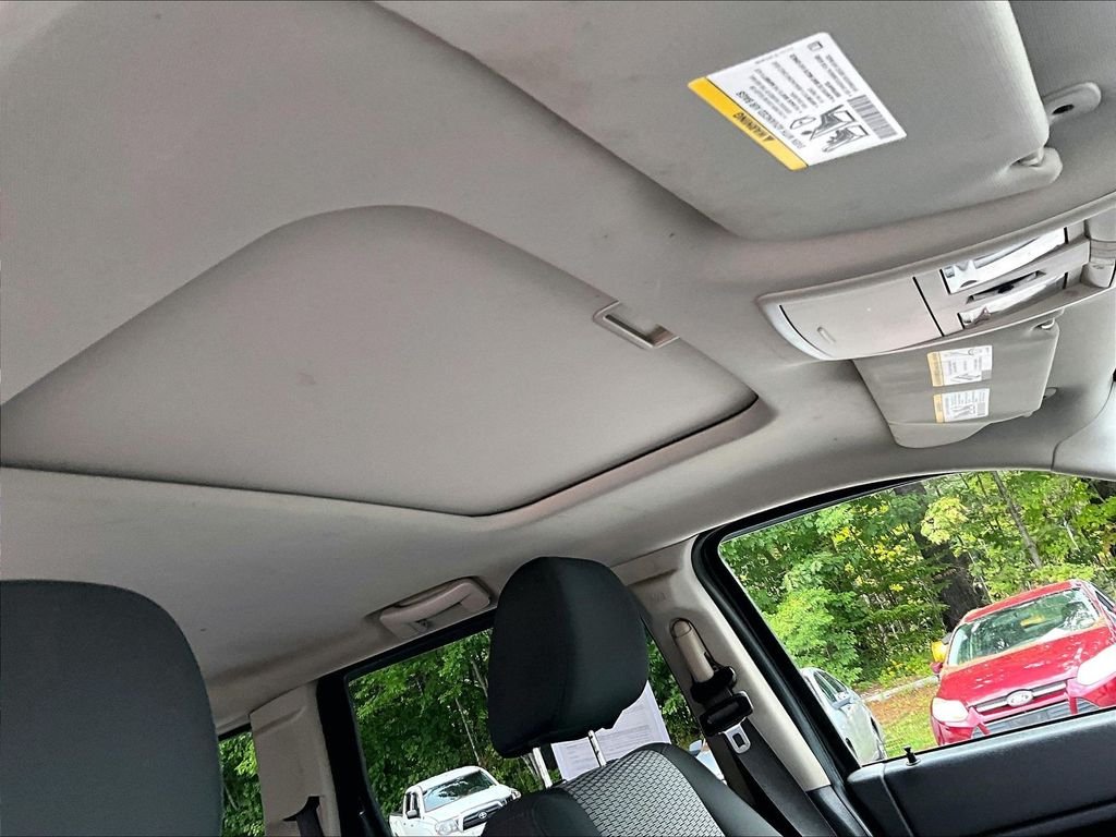 Used 2009 Modern Blue Pearlcoat Jeep Laredo image 21