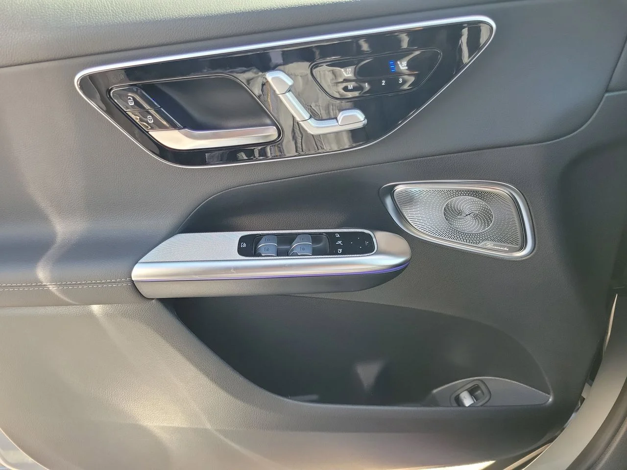 New 2026 Cirrus Silver Metallic Mercedes-Benz GLC 300 image 23