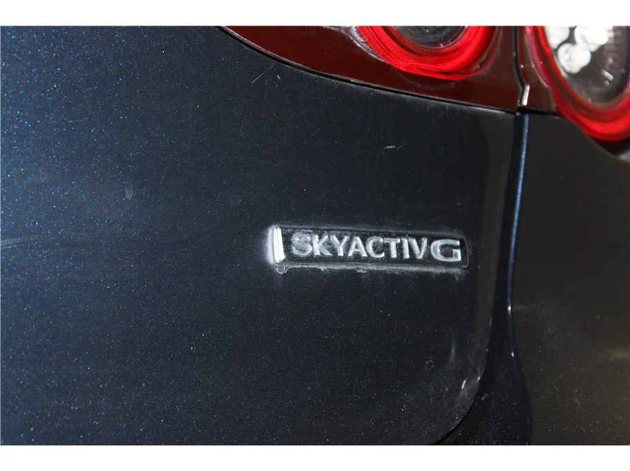 Used 2019 Deep Crystal Blue Mica Mazda Hatchback 4D image 18