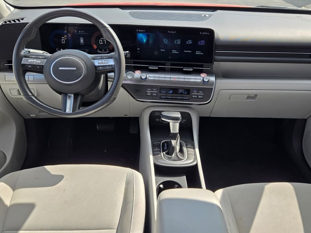 Used 2025 Orange Pearl Hyundai SEL image 17