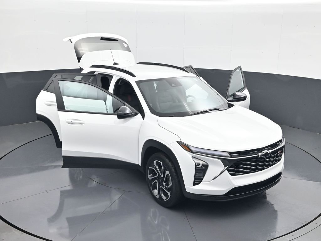 Used 2024 White Chevrolet 2RS image 29