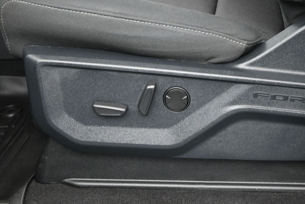Used 2025 Black Ford XLT image 9