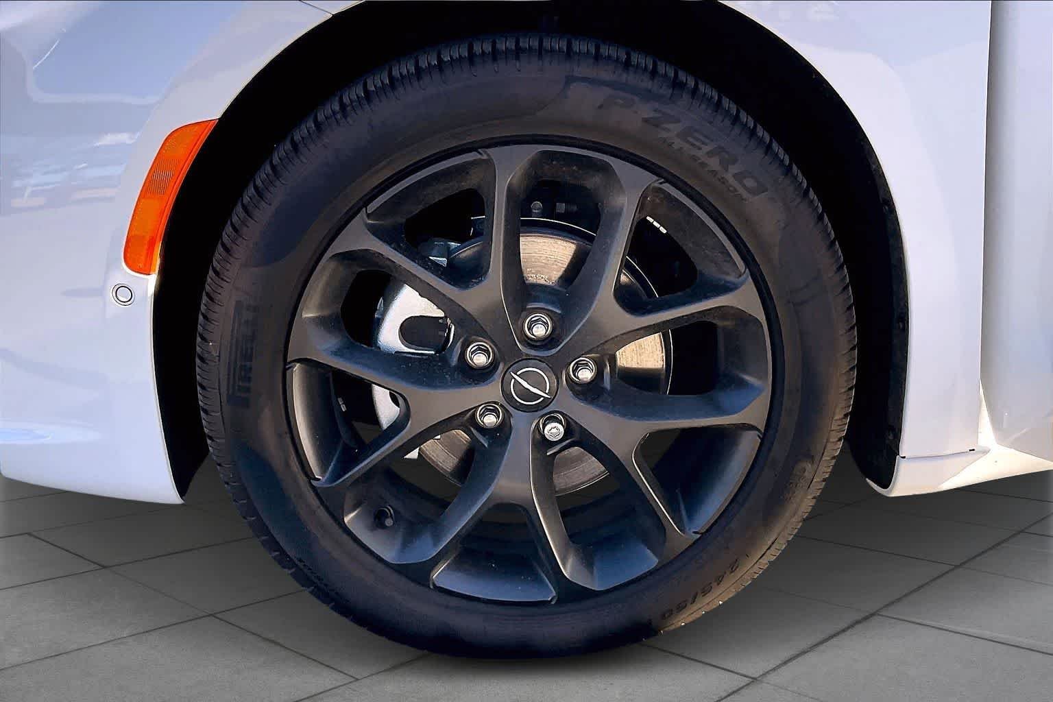 2026 Chrysler Pacifica Limited - Photo 11