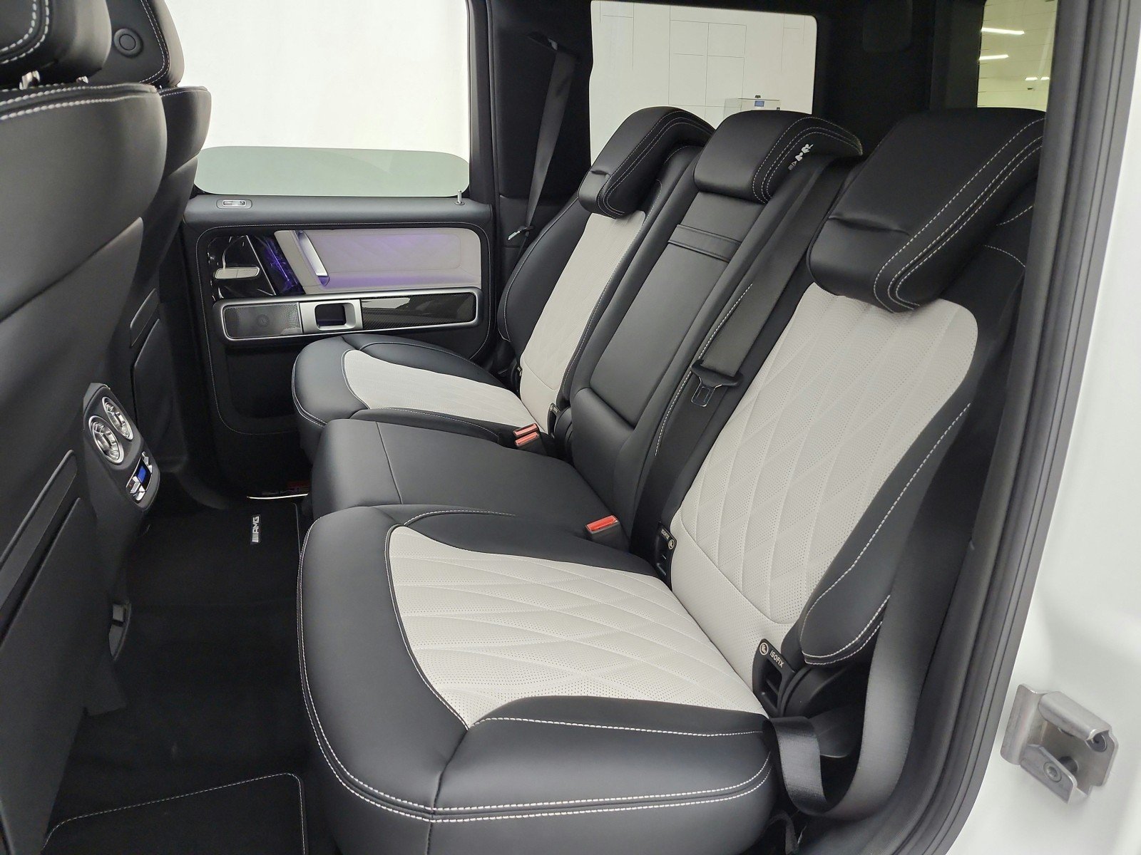 New 2026 MANUFAKTUR Moonlight White Magno Mercedes-Benz AMG® G 63 SUV image 19