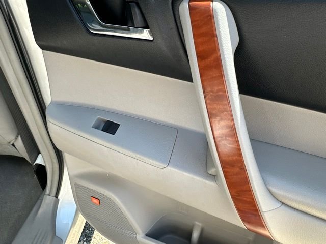 2010 Toyota Highlander Limited - Photo 20