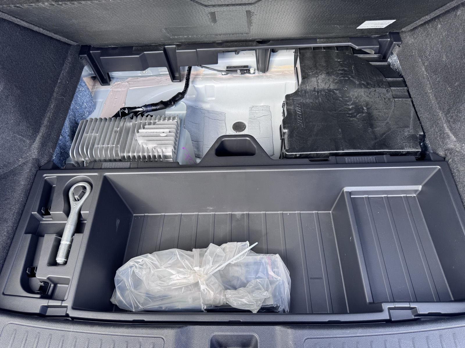 Used 2023 Radiant White INFINITI LUXE image 8