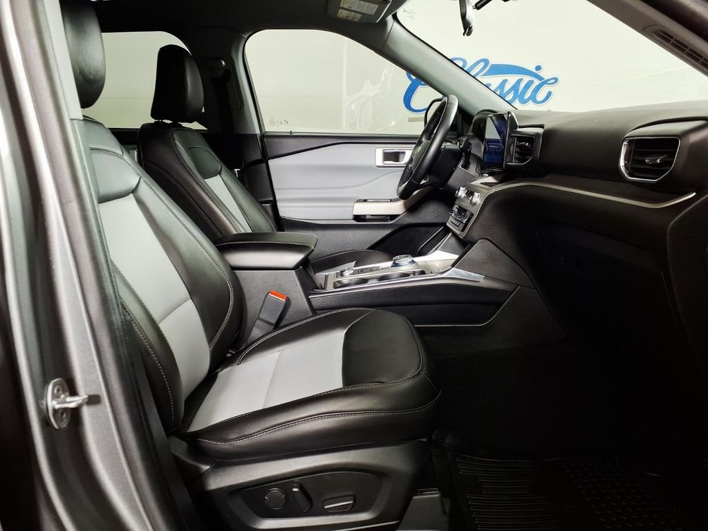 Used 2023 Gray Ford XLT image 12