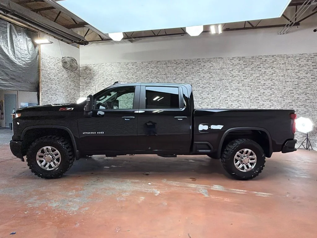 Used 2025 Black Chevrolet Custom image 4