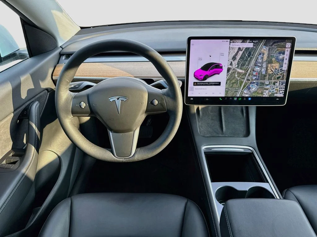 Used 2021 White Tesla Long Range image 21