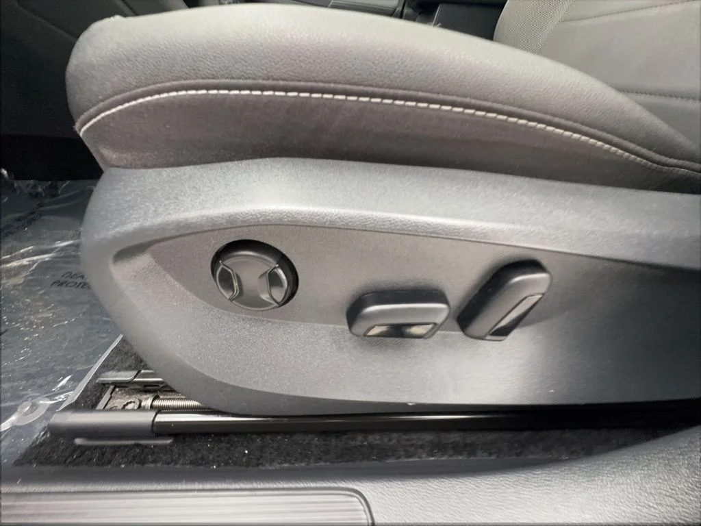 Used 2024 Silver Volkswagen 1.5T SE image 20