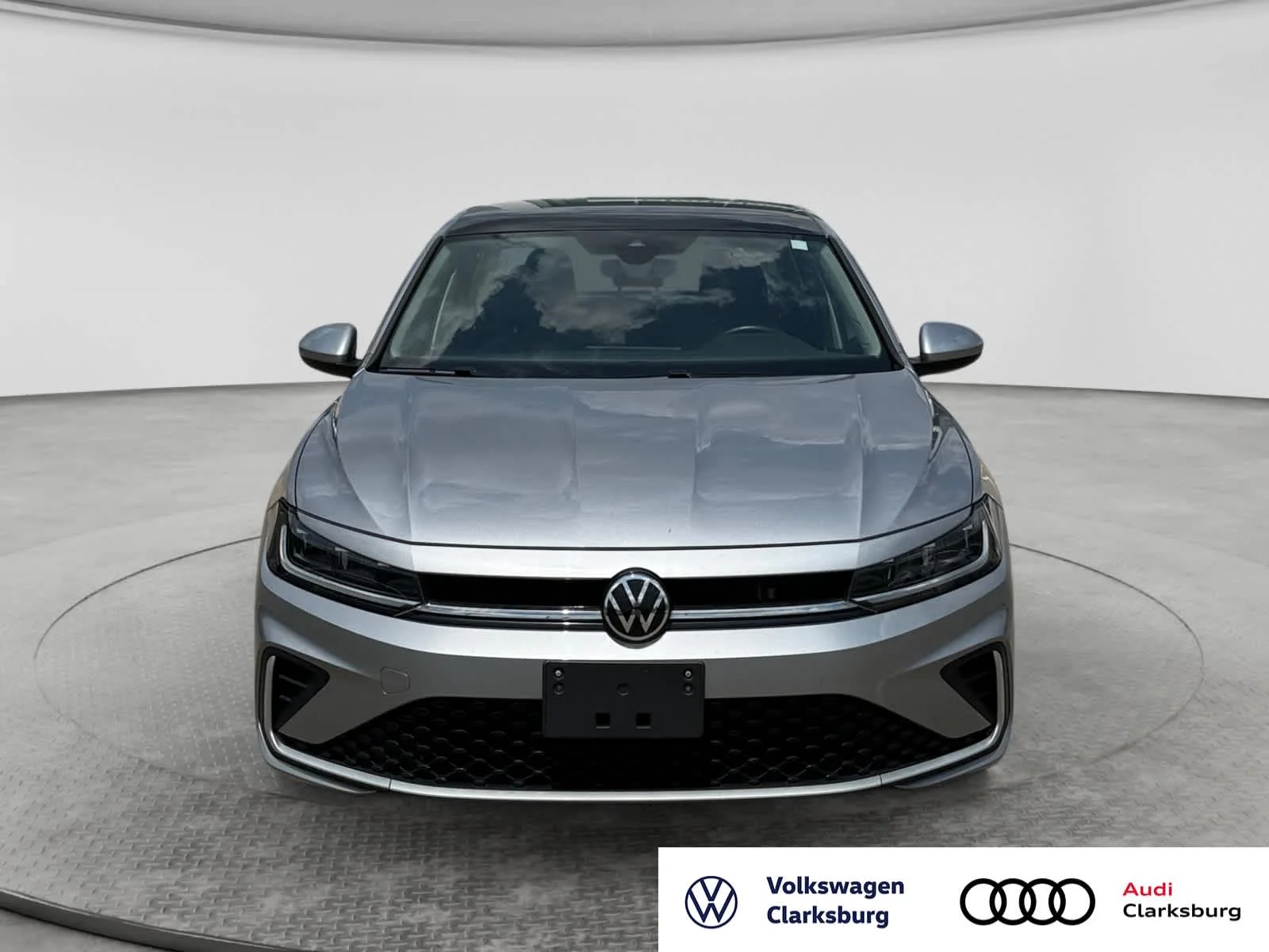Used 2025 Pyrite Silver Metallic Volkswagen SE image 2