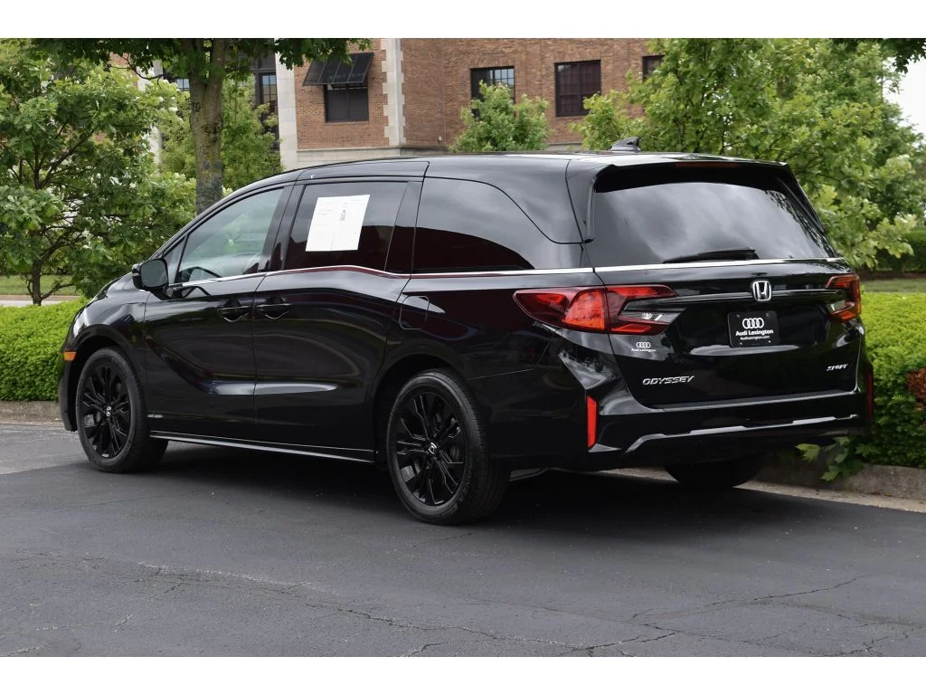Used 2025 Blk Honda Sport-L image 6