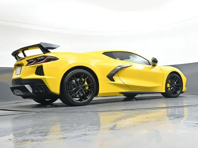 Used 2025 Yellow Chevrolet Stingray image 35