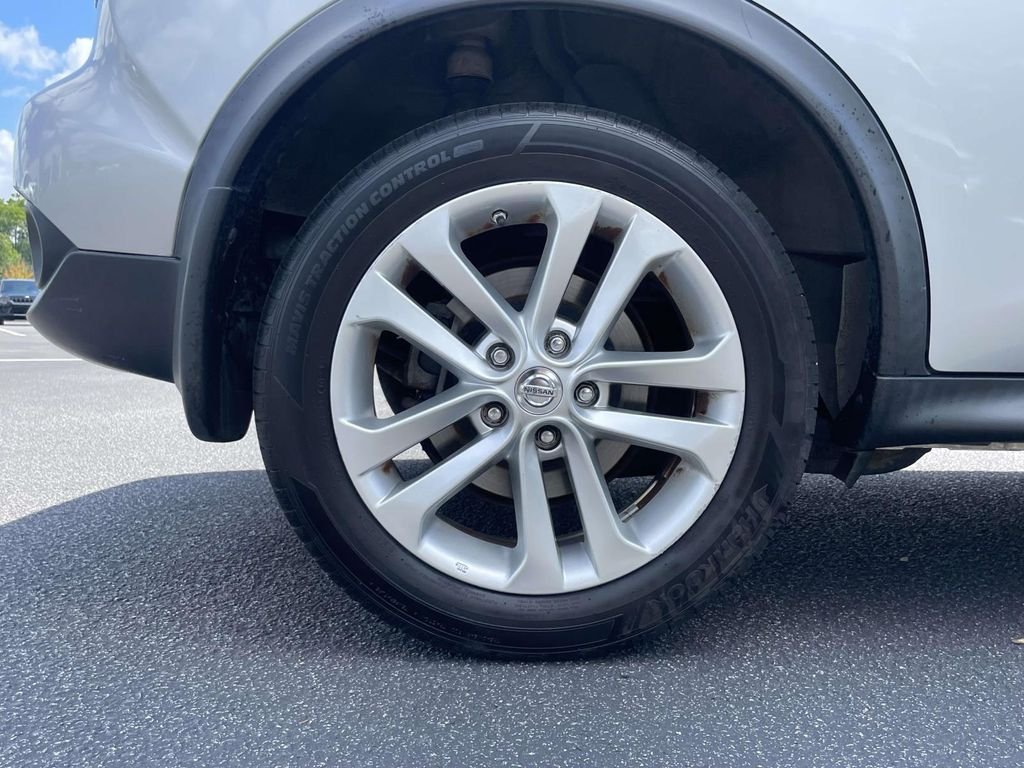 Used 2015 Silver Nissan SV image 7