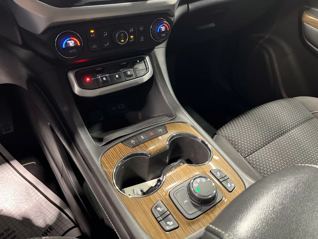 Used 2021 Midnight Blue Metallic GMC SLE image 25