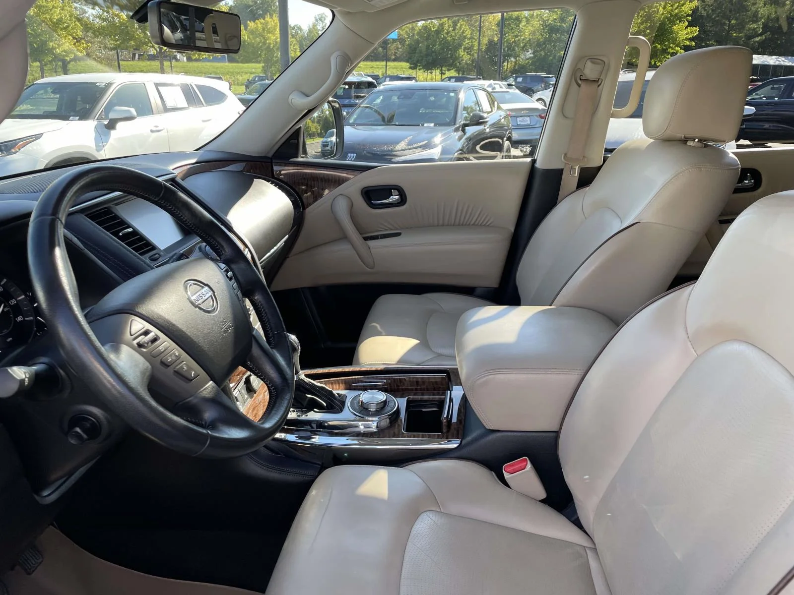 Used 2020 White Nissan Platinum 4WD image 19