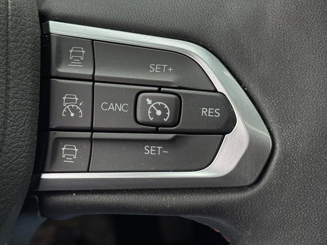 Used 2023 Silver Jeep Trailhawk image 20