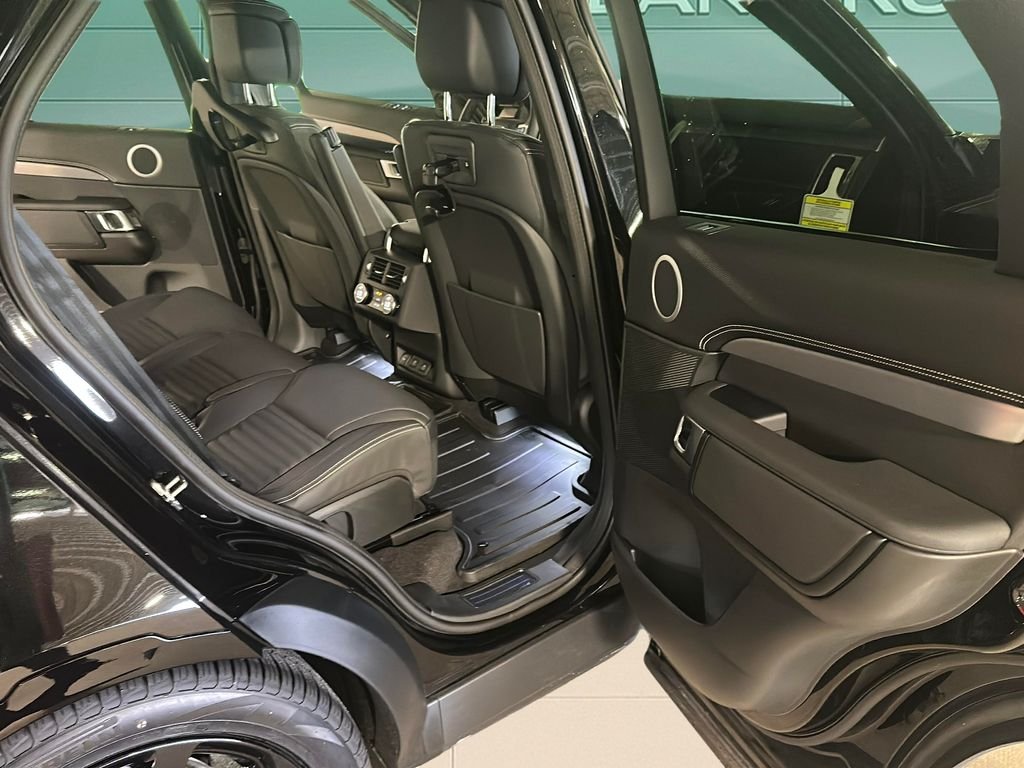 Used 2025 Santorini Black Metallic Land Rover Dynamic SE image 13