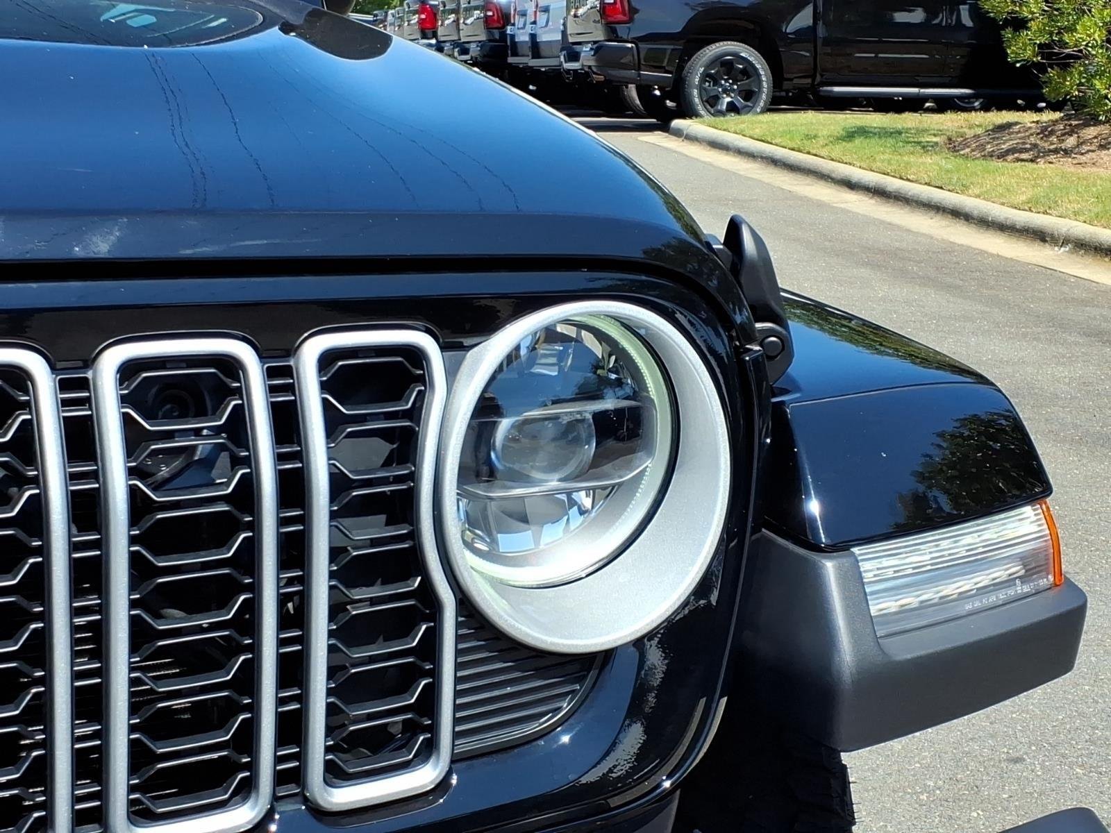 New 2026 Black Clear-Coat Exterior Paint Jeep Sahara image 15