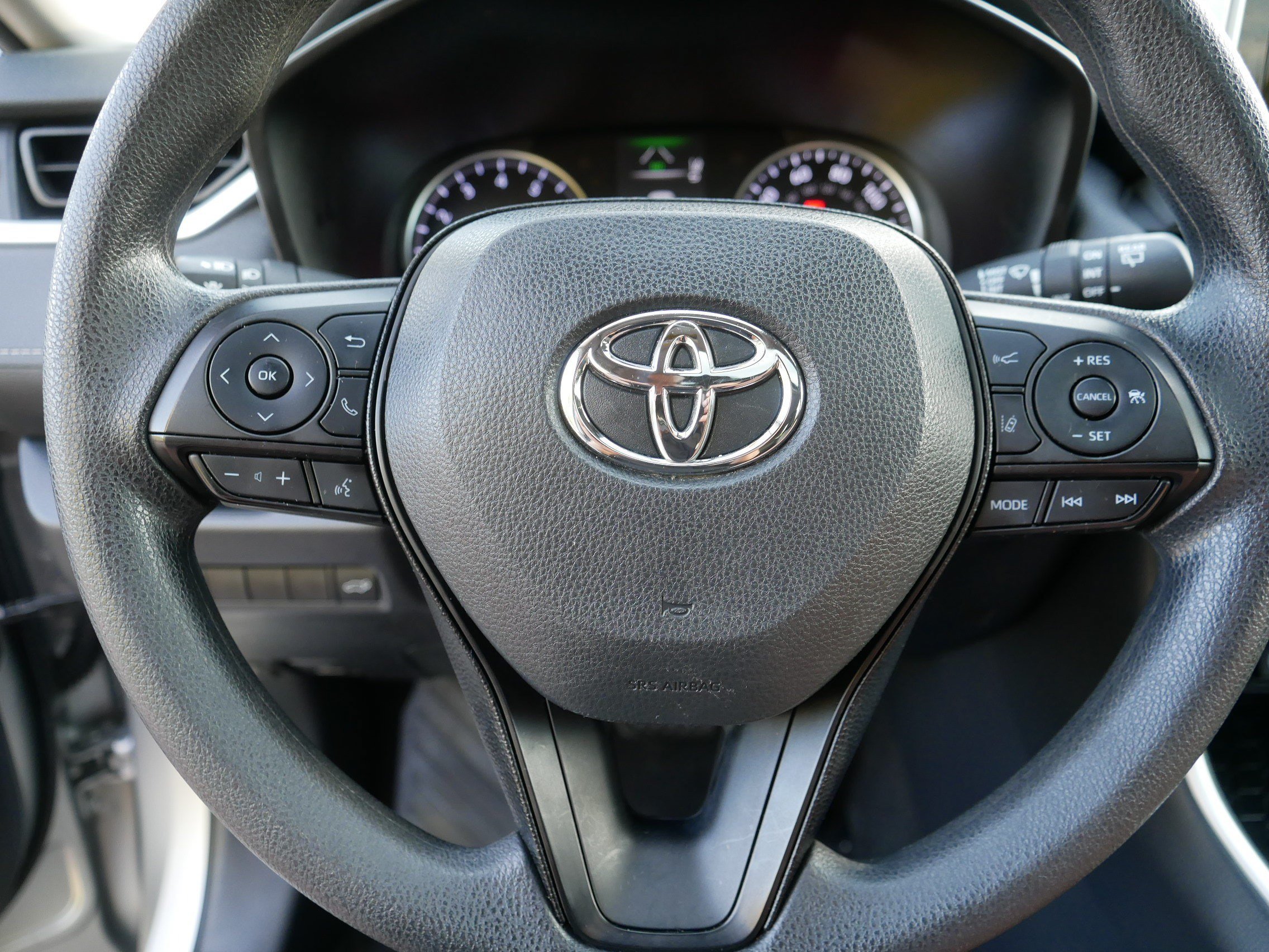 Used 2019 Silver Sky Metallic Toyota XLE image 25