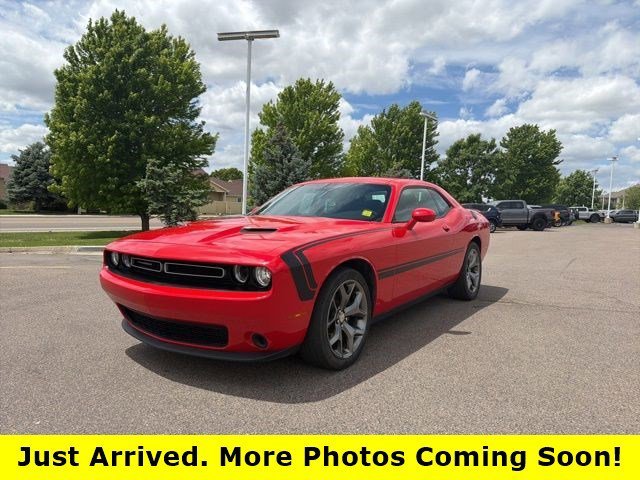 2016 Dodge Challenger SXT's photo