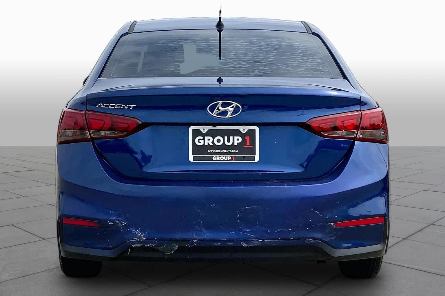 Used 2022 Admiral Blue Hyundai SE image 5