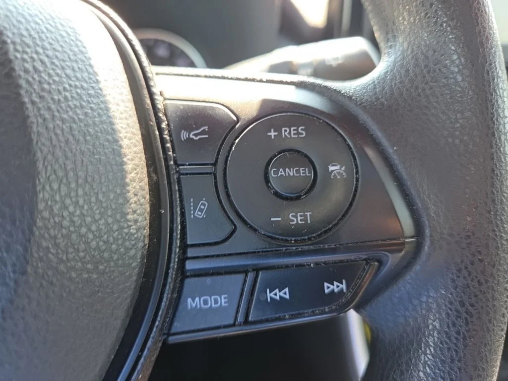 Used 2019 Gray Toyota XLE image 19