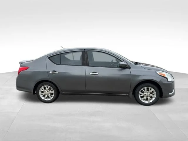 Used 2018 Gray Nissan 1.6 SV image 2