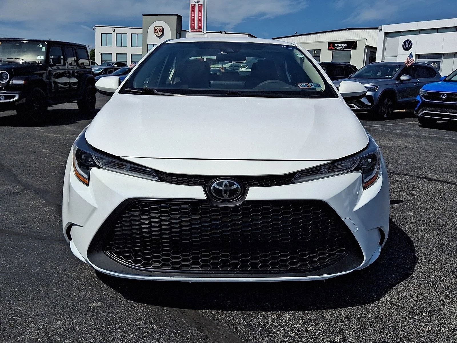 Used 2020 Super White Toyota LE image 2