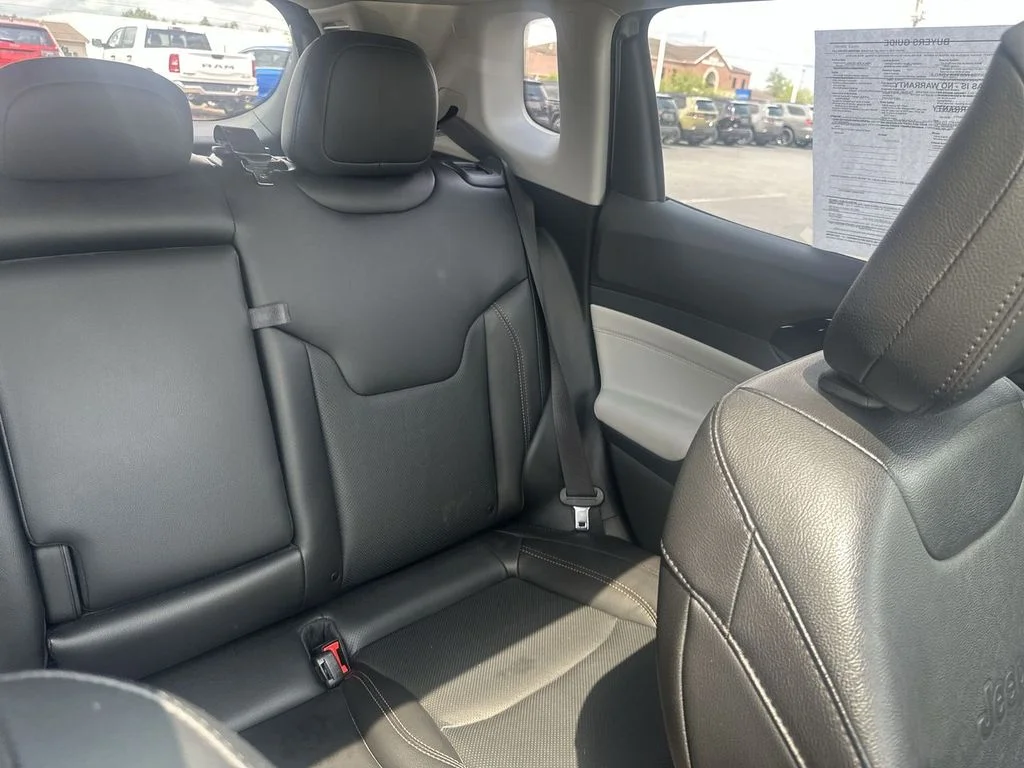 Used 2022 Silver Jeep Limited image 14