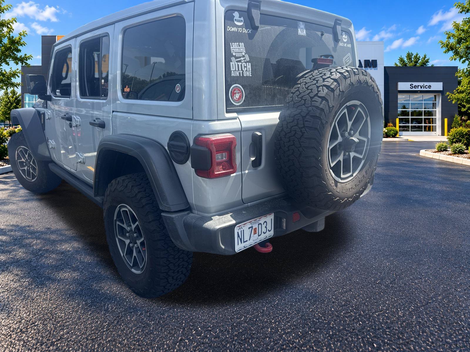 Used 2024 Silver Jeep Rubicon image 5
