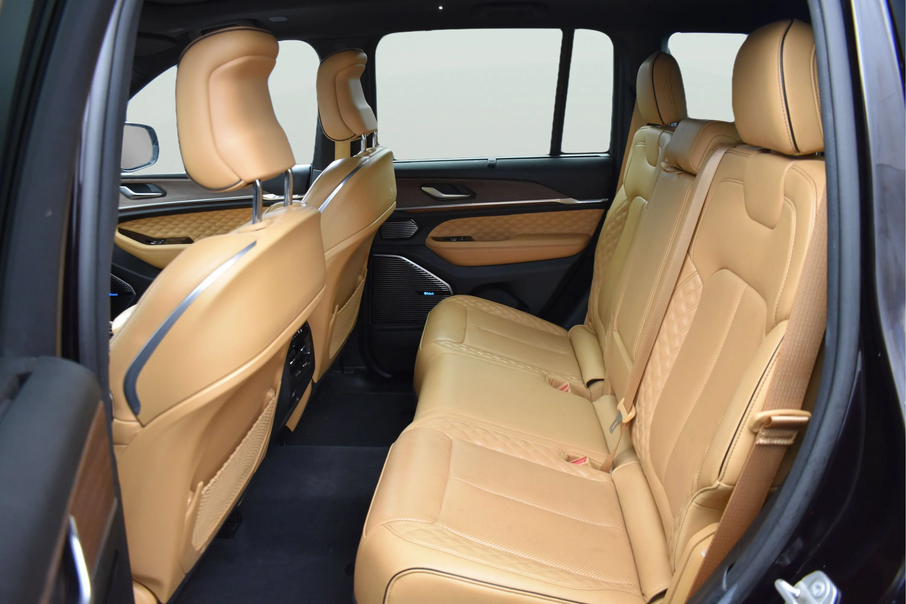 Used 2022 Ember Pearlcoat Jeep Summit image 26