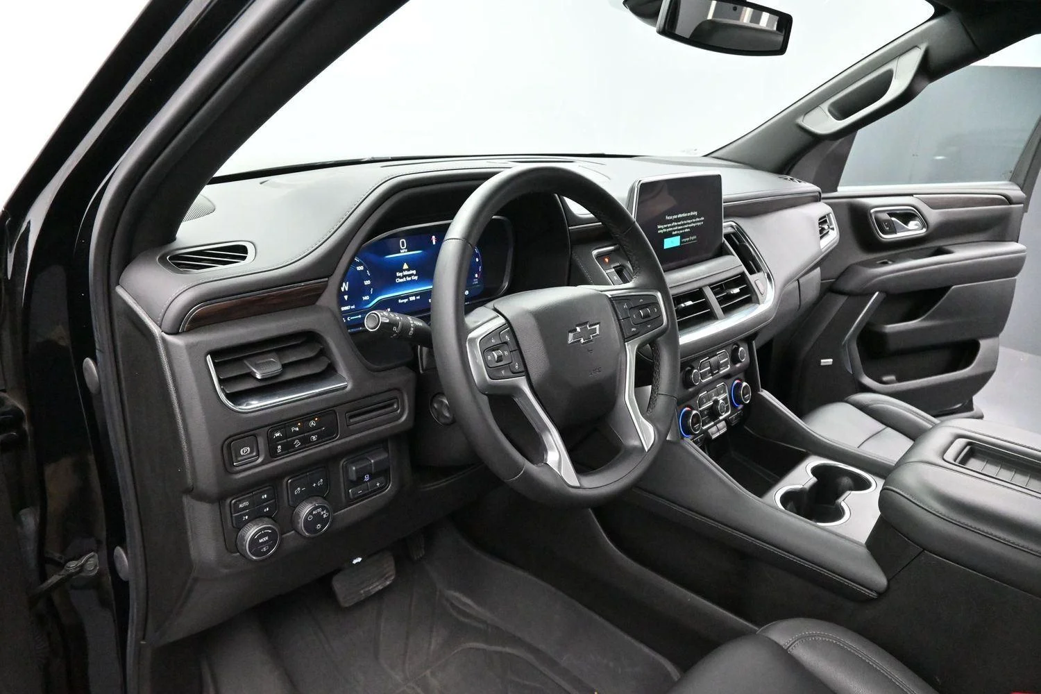 Used 2023 Black Chevrolet Z71 image 13