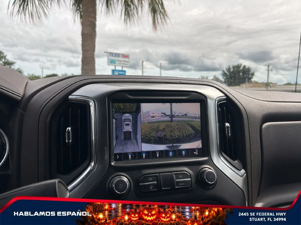 Used 2019 IRIDESCENT PEARL TRICOAT Chevrolet LTZ image 33