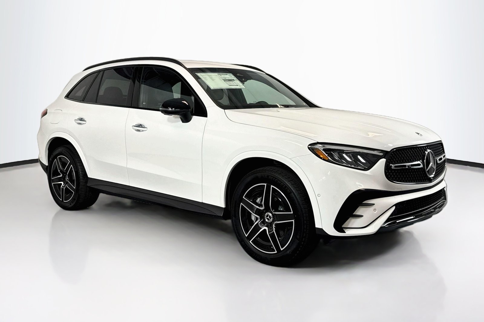 New 2026 Polar White Mercedes-Benz GLC 300 image 3