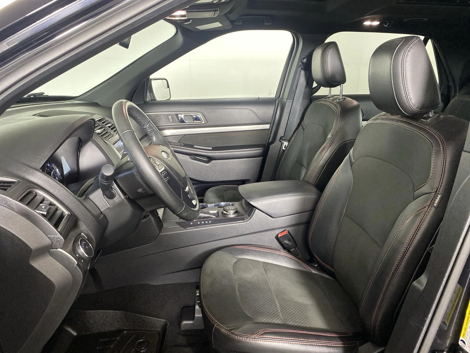 Used 2018 Shadow Black Ford XLT image 20